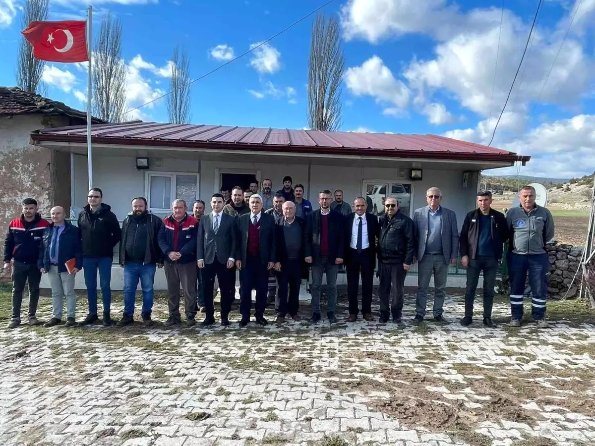 Çavdarhisar'da yol onarım ve stabilize çalışmaları