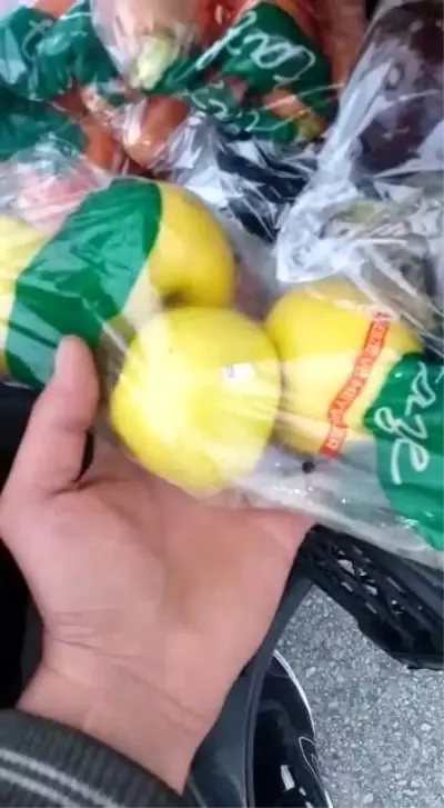 Çöpten taze meyve sebze çıktı