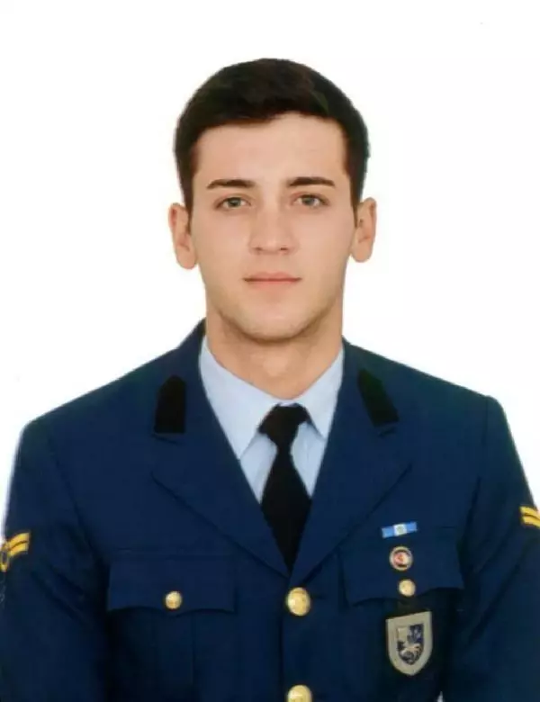 Son dakika haber! DENİZDE ÖLÜ BULUNAN ASTSUBAY SON YOLCULUĞUNA UĞURLANDI
