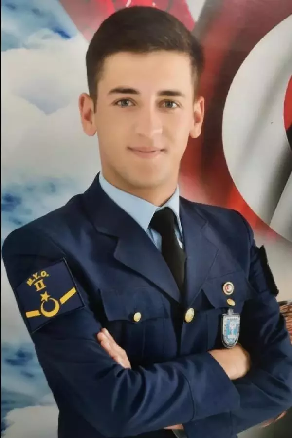 Son dakika haber! DENİZDE ÖLÜ BULUNAN ASTSUBAY SON YOLCULUĞUNA UĞURLANDI