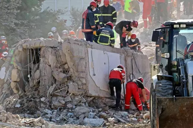 Depremde 11 kişinin öldüğü apartmanın müteahhidi: Benim inşaatlarım yıkılmaz