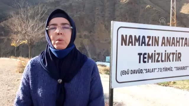 Elazığ'da hadis ve özlü sözlerle temizlik uyarısı tabelaları asıldı