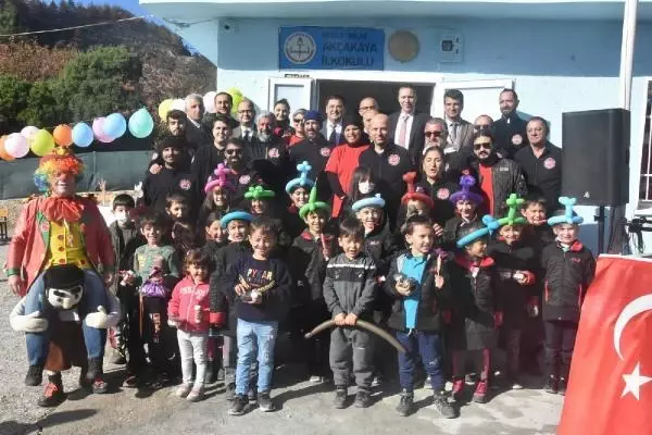 GÖNÜLLÜLERİN TADİLATINI YAPIP, YENİLEDİĞİ AKÇAKAYA İLKOKULU HİZMETE AÇILDI