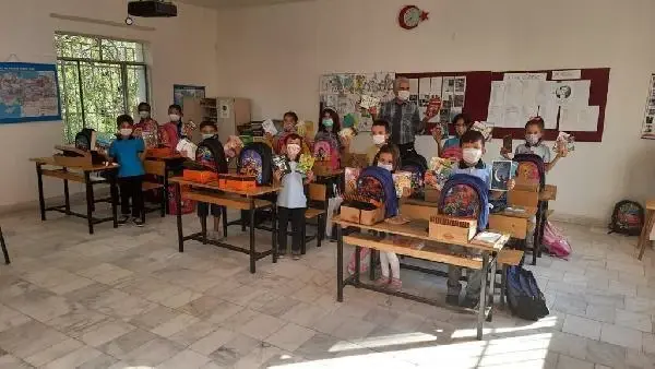 GÖNÜLLÜLERİN TADİLATINI YAPIP, YENİLEDİĞİ AKÇAKAYA İLKOKULU HİZMETE AÇILDI