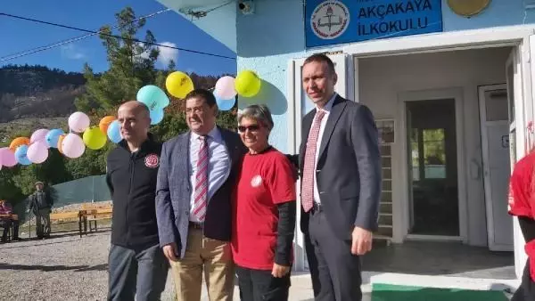 GÖNÜLLÜLERİN TADİLATINI YAPIP, YENİLEDİĞİ AKÇAKAYA İLKOKULU HİZMETE AÇILDI