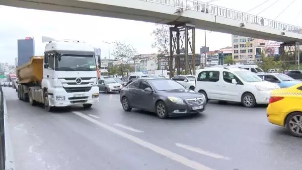 İSTANBUL'DA TRAFİK ÇİLESİNİN KİLİT NOKTASI: MAHMUTBEY