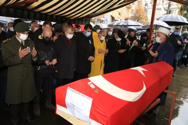Kıbrıs gazisi son yolculuğuna uğurlandı