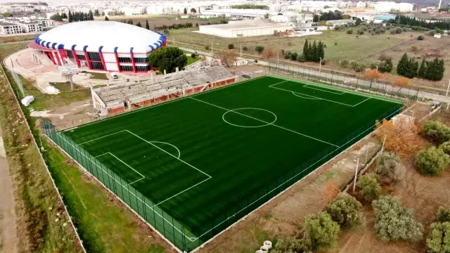 Manisa FİFA standartlarına uygun yeni bir futbol sahasına kavuşuyor