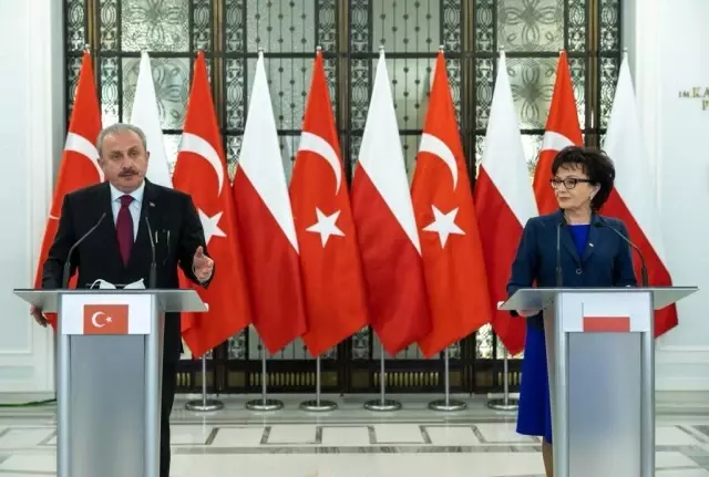 TBMM Başkanı Şentop, Polonyalı mevkidaşıyla basın toplantısı düzenledi