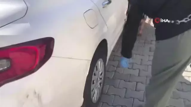 Uyuşturucuyu otomobilin çamurluklarına gizlemişler