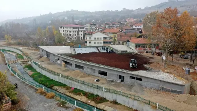 Yeşilyurt güreş sahası inşaatı hızla ilerliyor