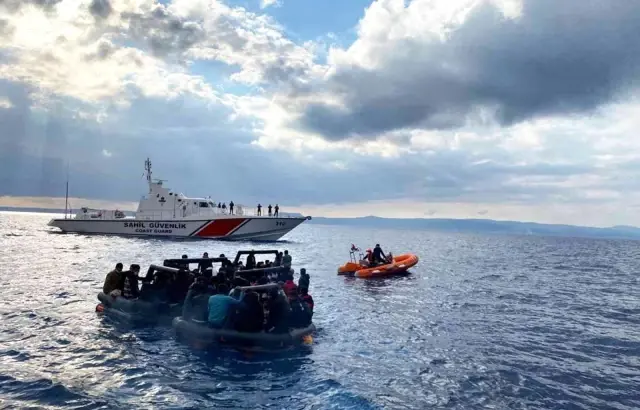 Son dakika haber! Yunanların ölüme terk ettiği göçmenleri Sahil Güvenlik kurtarıyor