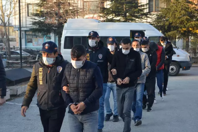 AFYONKARAHİSAR - İddia kuponu dolandırıcılığı operasyonunda 7 zanlı tutuklandı