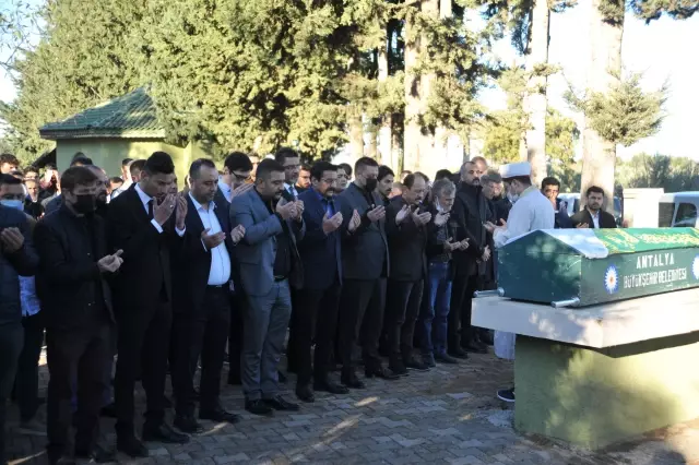 Eski eşi tarafından öldürülen Hayriye Alkutay son yolculuğuna uğurlandı