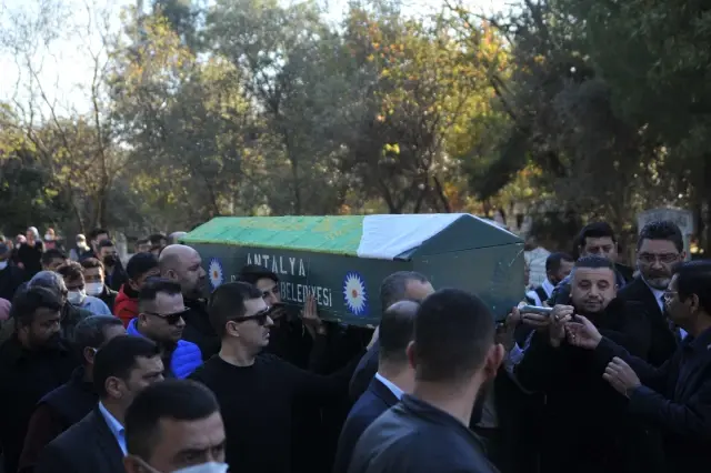 Eski eşi tarafından öldürülen Hayriye Alkutay son yolculuğuna uğurlandı