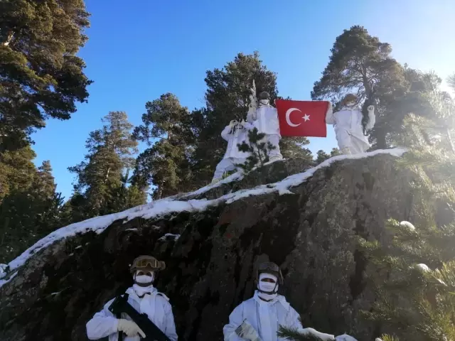 Son dakika haberleri! Ardahan'da Eren Kış-9 Şehit Jandarma Er Cevdet Çelenk operasyonu başlatıldı