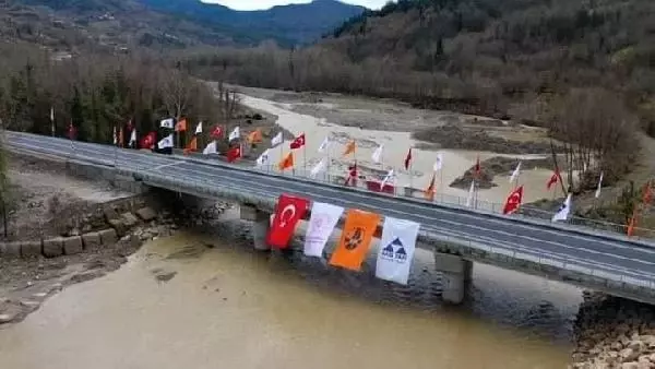 Son dakika haber! Bakan Karaismailoğlu, Bartın'da yeniden inşa edilen Kumluca-2 Köprüsü'nün açılışında konuştu