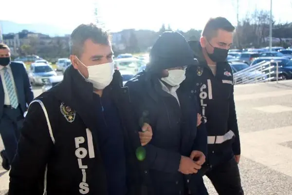 'Bıçak parası' alan doktor ve sağlık memuruna suçüstü