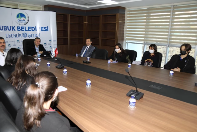 Çubuk Belediye Başkanı, İstanbul gezisinden dönen fen lisesi öğrencileriyle görüştü