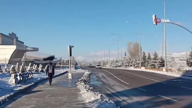 Erzurum buz kesti, gece eksi 14'ü, gündüz eksi 8'i gördü