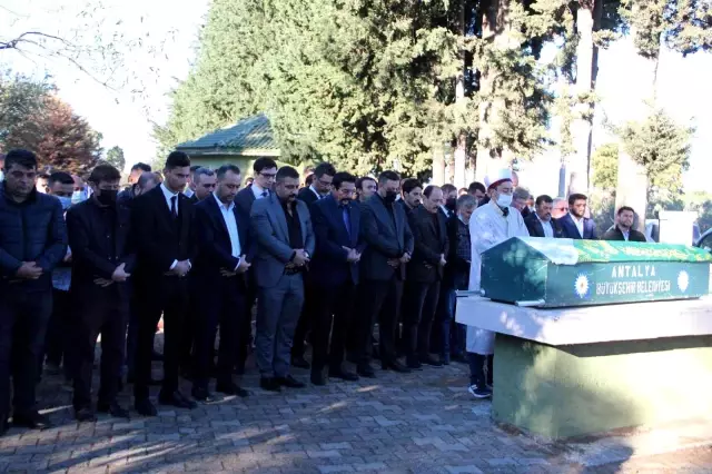 Eski eşi tarafından katledilen kadına son görev