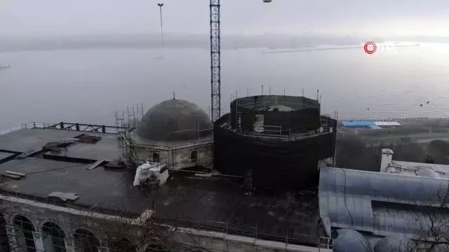 Fatih Köşkü bin 500 tonluk beton yükten kurtarıldı