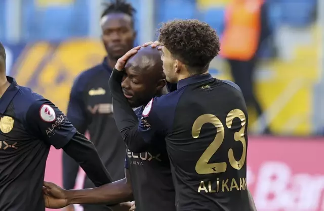 Ziraat Türkiye Kupası: MKE Ankaragücü: 3 Nazilli Belediyespor: 0
