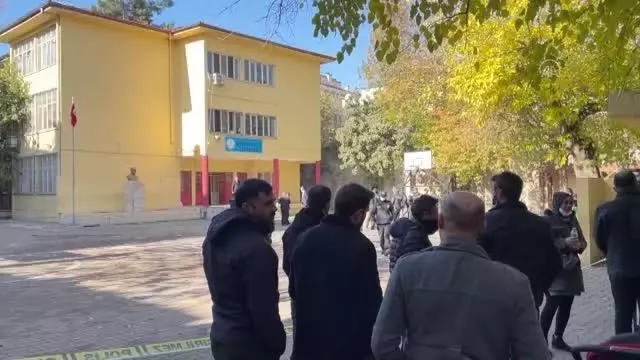 Son dakika haberi | GAZİANTEP - Okulda çıkan yangın söndürüldü (2)