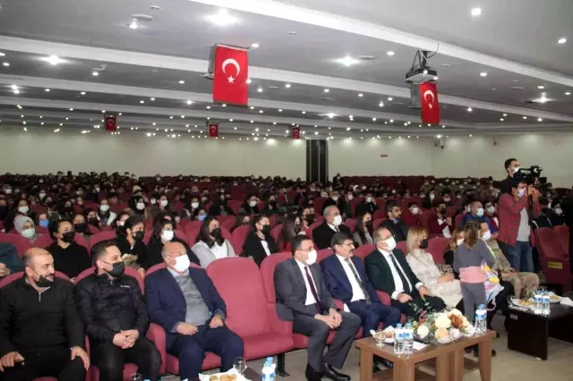 Gençlik, Şuur, Özgüven ve İletişim konferansı