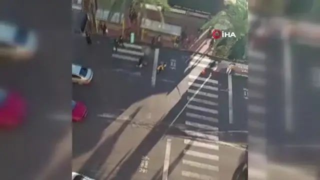 İngilizce öğretmeni kendini eve kilitleyip ekipleri seferber etti