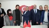 İzmir'de CHP ve İYİ Parti'den istifa eden 27 kişi MHP'ye katıldı