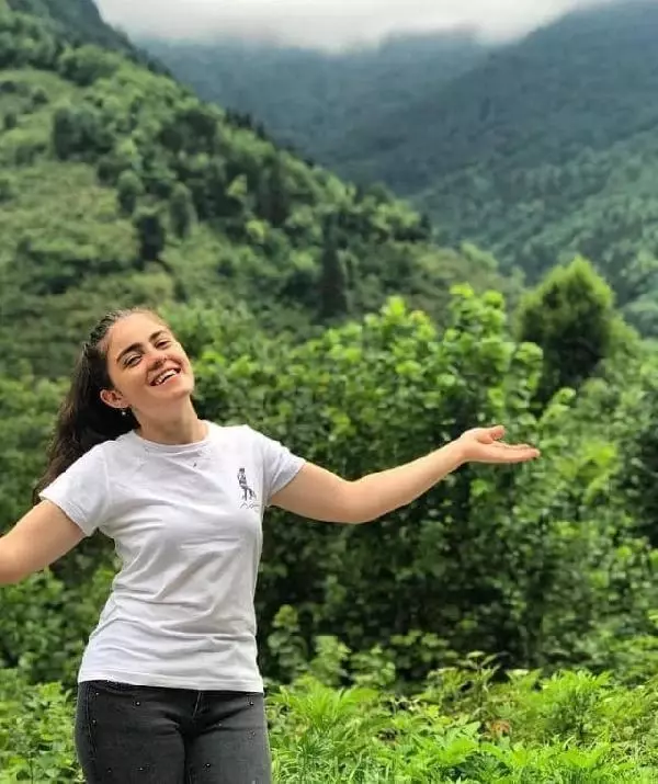 Lösemi tanısı konulduktan 5 gün sonra koronavirüse yakalanan Eylem, yaşamını yitirdi