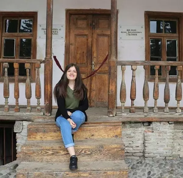 Lösemi tanısı konulduktan 5 gün sonra koronavirüse yakalanan Eylem, yaşamını yitirdi