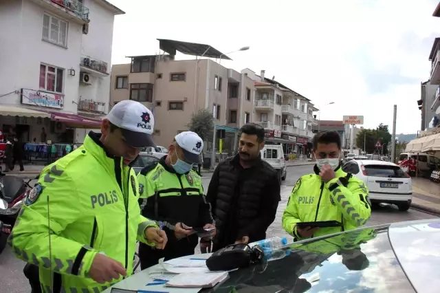 Marmaris'te kask takmayan motosiklet sürücülerine ceza kesildi