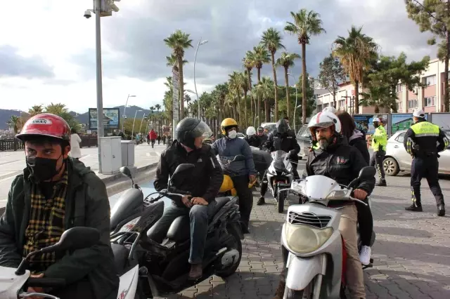 Marmaris'te kask takmayan motosiklet sürücülerine ceza kesildi