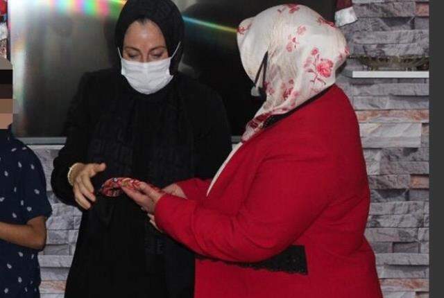 Nureddin Nebati eşi Özlem Nebati kimdir?