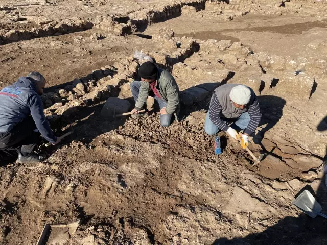 Perre Antik Kenti'ndeki kazılarda 1600 yıllık dokuma atölyesi bulundu