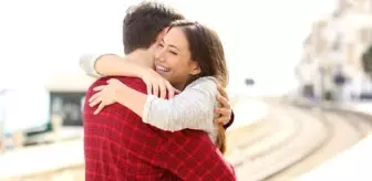 Rüyada sarılmak ne anlama gelir? Rüyada eski sevgiliye sarılmak neye işarettir? Rüyada babaya sarılmak ne demektir?