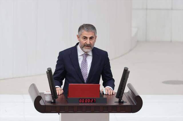 Son Dakika: Hazine ve Maliye Bakanlığı görevine getirilen Nureddin Nebati, TBMM'de yemin etti