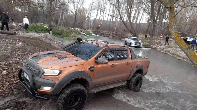 Tavşanlı Off-Road ekibi sezonu Domaniç'te açtı