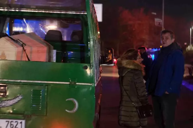 TEM Otoyolu'nda yolun karşısına geçmek isteyince canından oldu