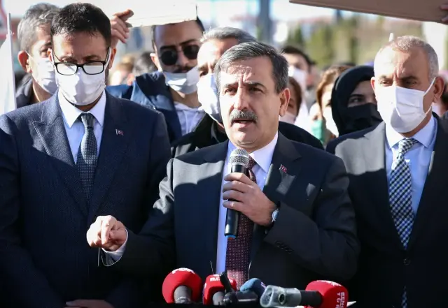 Türk Sağlık-Sen doktorlara yapılan zammın tüm sağlıkçıları kapsamasını istedi