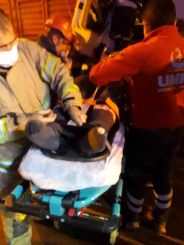 Son dakika haberi... Aydın-İzmir Otoyolu'nda 3 ayrı noktada 6 araçlı kaza: 2 yaralı