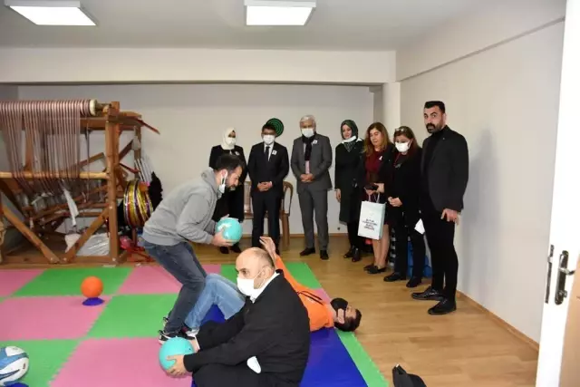 Başkan Çelik'ten Dünya Engelliler Günü jesti