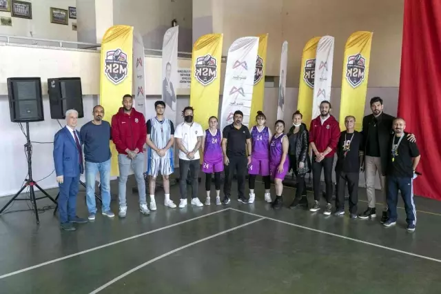 Büyükşehir Belediyesinin basketbolcuları, genç yeteneklerle buluştu