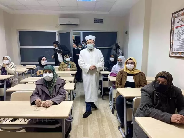 Diyanet İşleri Başkanı Erbaş, Biz diyoruz ki gönülde engel olmasın, kalpte engel olmasın