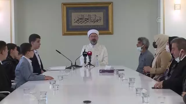 Diyanet İşleri Başkanı Erbaş görme engelli öğrencileri kabul etti