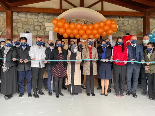Dokuz Eylül Üniversitesi'nde engelsiz Artı Biz Kafe hizmete girdi
