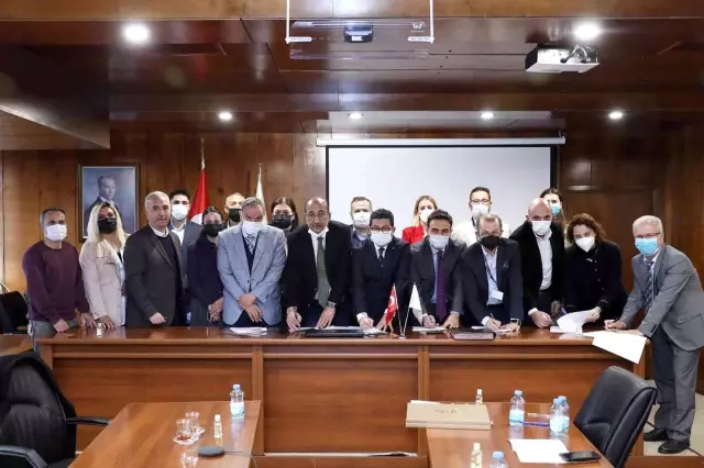 Dokuz Eylül Üniversitesinde toplu iş sözleşmesi imzalandı