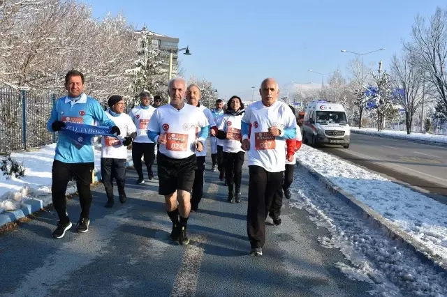 'Engel Olma Gönüllü Ol' Yol Koşusunda 7'den 70'e onlarca kişi engelliler için farkındalık oluşturdu